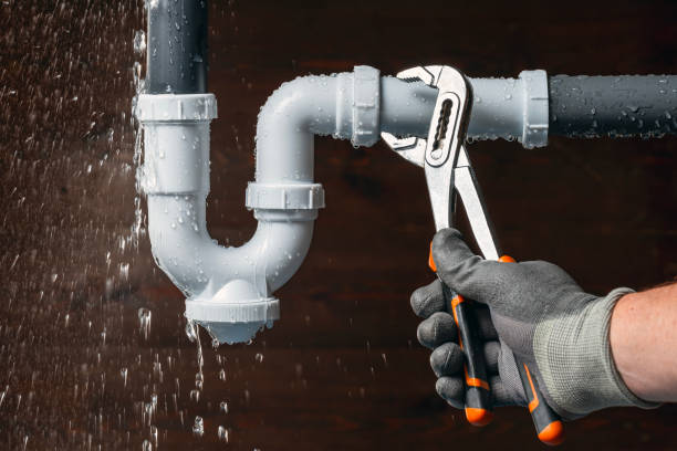 Professional Gas Line Repair technician working in Sandoval, IL
